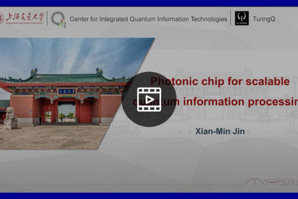 Photonic chip for scalable quantum information processing